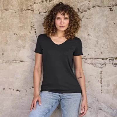 Art.130.54 T-shirt damski w serek